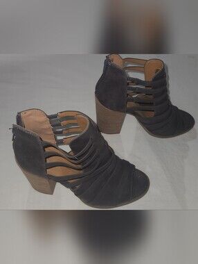 Report Olive Strappy Ankle Boots Size 8